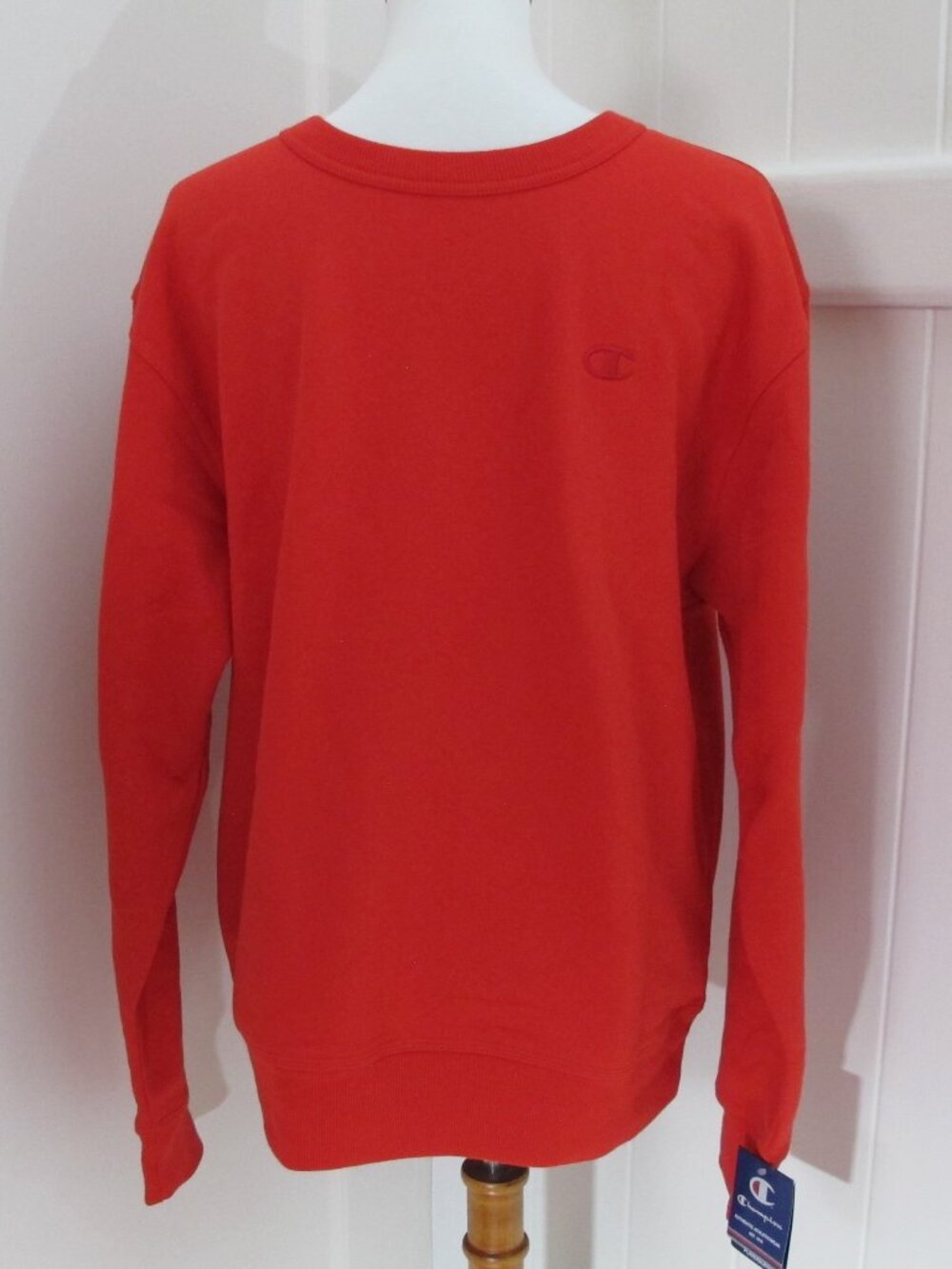 Champion | NWT Classic Red  Crewneck Sweater Embroidered Size Medium
